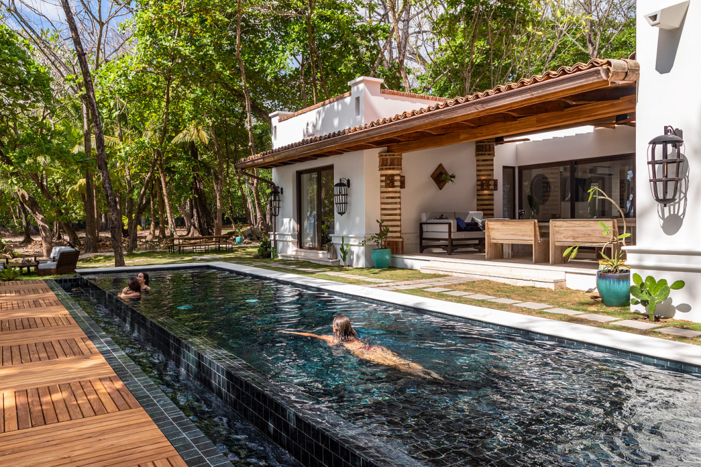Infinity pool in front of the main house at Casa Teresa Luxury Villas in Santa Teresa